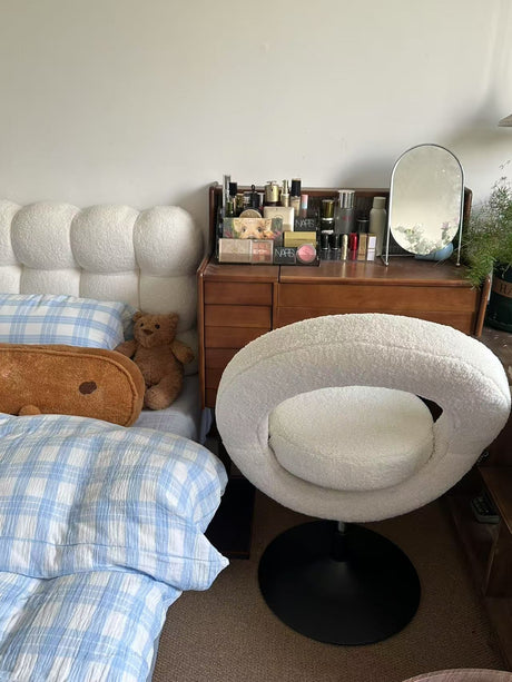 Unburdened Living: Furniture That Adapts, Never Dominates